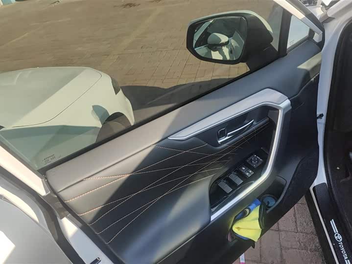 Toyota RAV4 2024 2024款 2.0L CVT两驱风尚Plus版