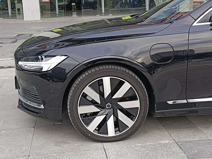 Volvo S90 Hybrid 2024 2024款 插电式混动 四驱长续航智雅豪华版