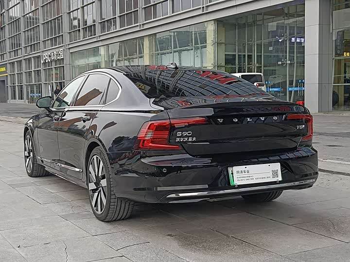 Volvo S90 Hybrid 2024 2024款 插电式混动 四驱长续航智雅豪华版