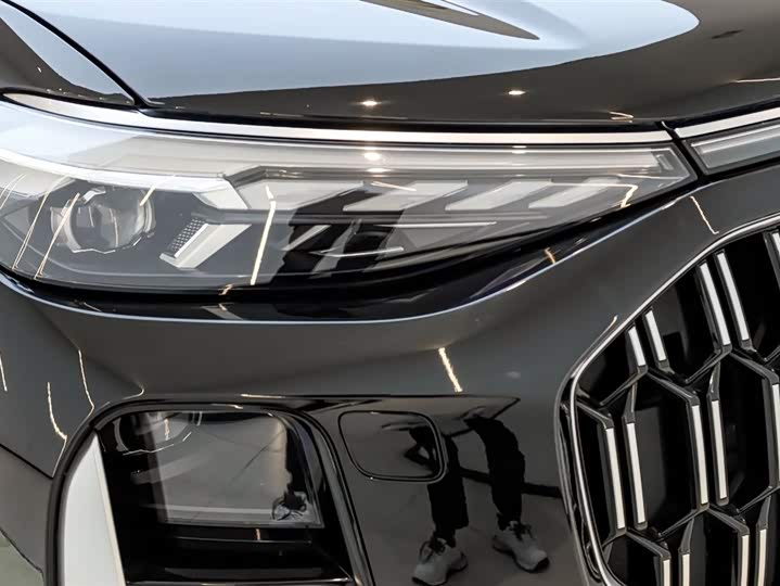 Audi Q6 2023 2023款 40 TFSI quattro 观云型 羽林套装