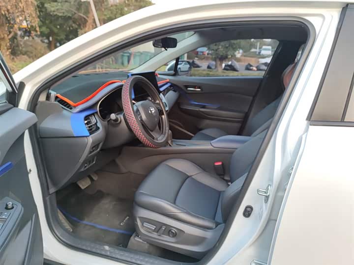 Toyota C-HR 2023 2023款 2.0L 领先版