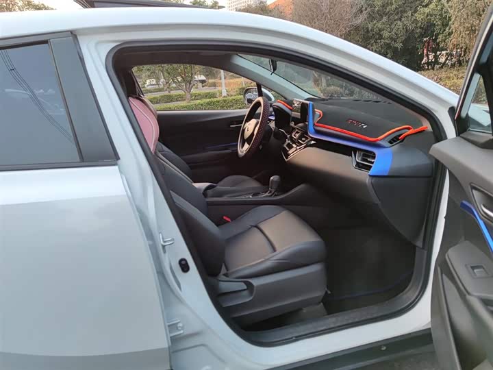 Toyota C-HR 2023 2023款 2.0L 领先版