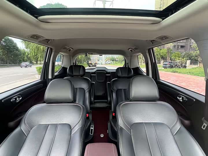 GAC Trumpchi M6 2023 2023款 PRO 270T DCT豪华版