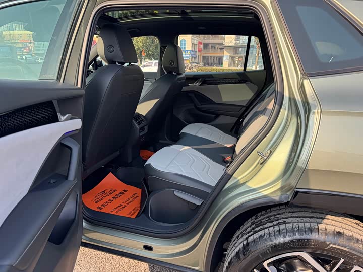 Volkswagen Tayron 2025 2025款 探岳L 380TSI 四驱豪华