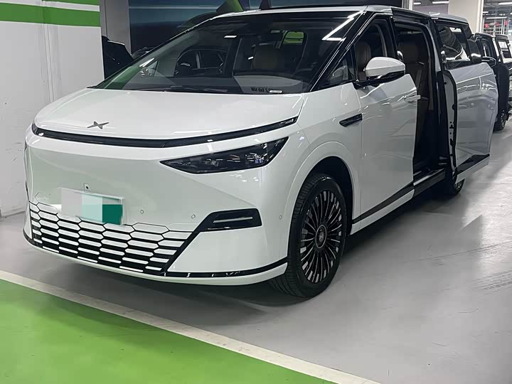 XPeng X9 2025 2025款 纯电 740超长续航 Max