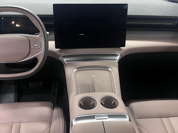 XPeng X9 2025 2025款 纯电 740超长续航 Max