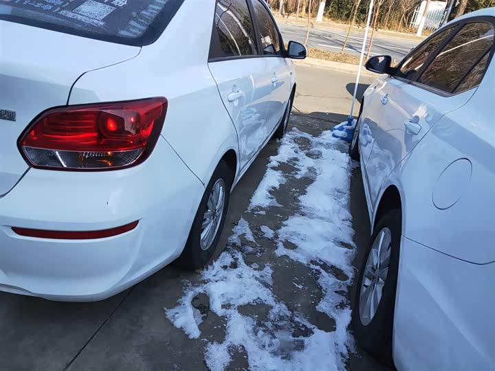 Kia Pegas 2020 2020款 改款 1.4L 自动舒适天窗版