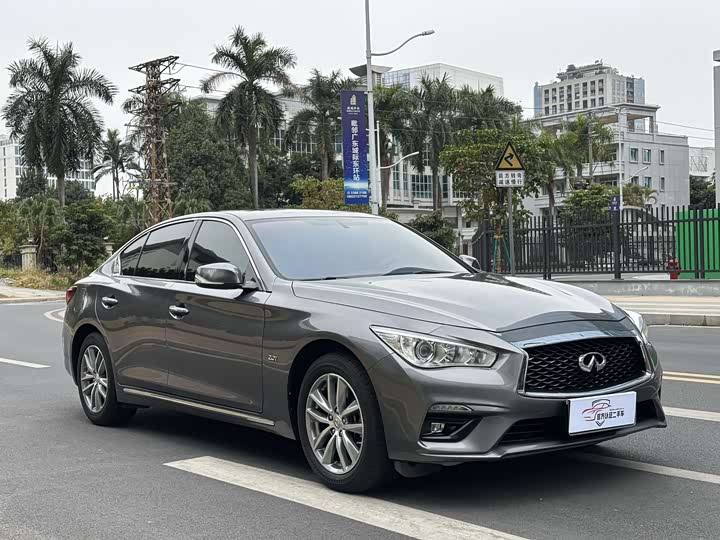 Infiniti Q50L 2018 2018款 2.0T 舒适版 国VI
