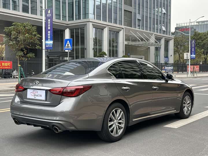 Infiniti Q50L 2018 2018款 2.0T 舒适版 国VI