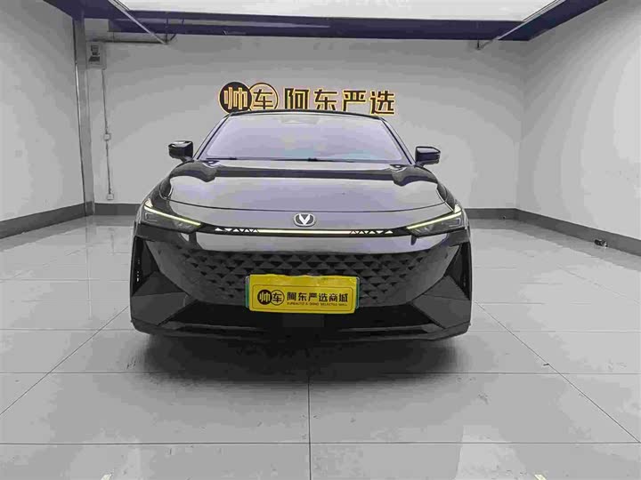 Changan UNI-V Hybrid 2024 2024款 蓝鲸智电iDD 136km 智尊型