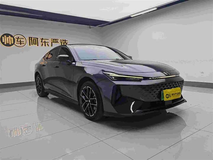 Changan UNI-V Hybrid 2024 2024款 蓝鲸智电iDD 136km 智尊型