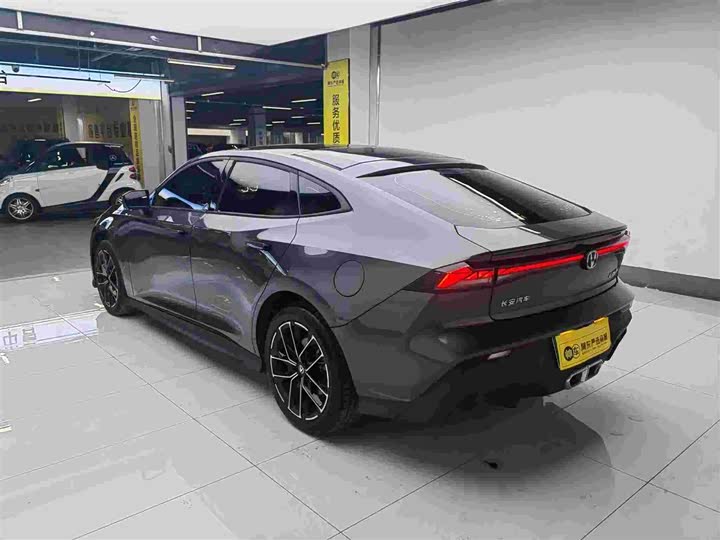 Changan UNI-V Hybrid 2024 2024款 蓝鲸智电iDD 136km 智尊型