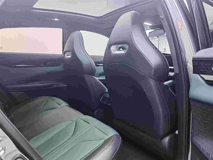 Changan UNI-V Hybrid 2024 2024款 蓝鲸智电iDD 136km 智尊型