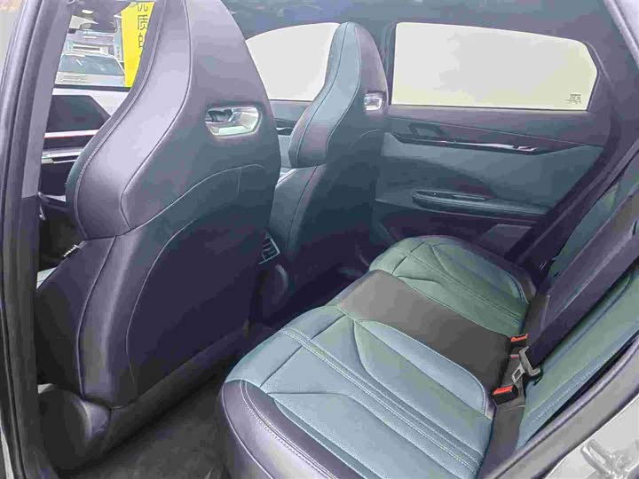 Changan UNI-V Hybrid 2024 2024款 蓝鲸智电iDD 136km 智尊型