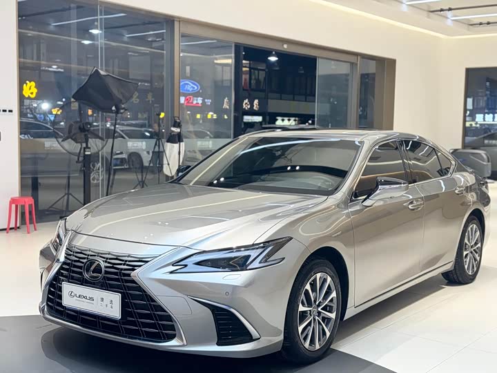 Lexus ES 2025 2025款 300h 臻享版