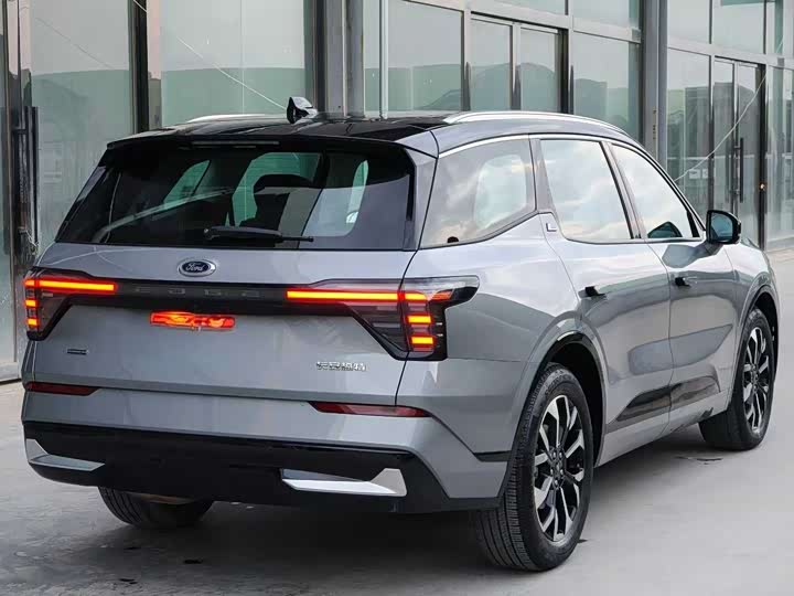 Ford Edge 2025 2025款 锐界L 2.0T EcoBoost E混动四驱七座至尊型
