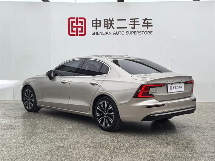 Volvo S60 2025 2025款 B4 智远豪华版