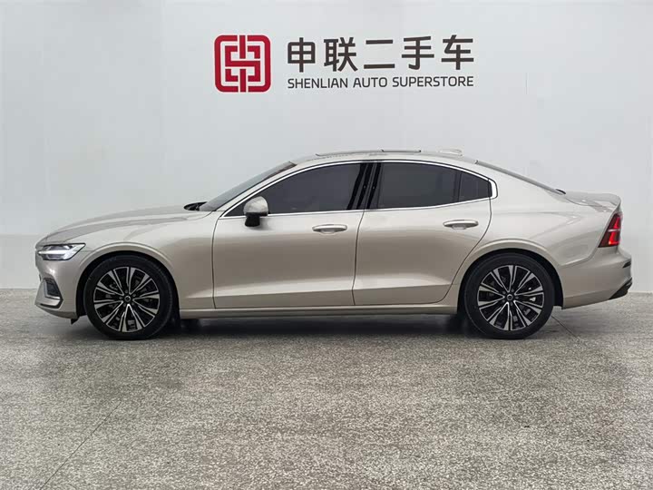 Volvo S60 2025 2025款 B4 智远豪华版