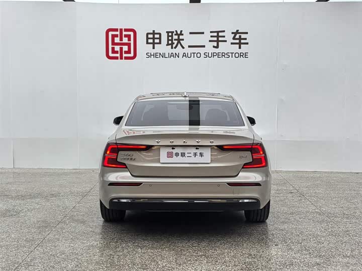 Volvo S60 2025 2025款 B4 智远豪华版