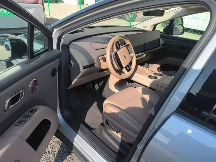 LiXiang i8 2025 2025款 标准版