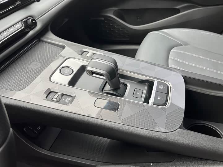 GAC Trumpchi Empow R 2024 2024款 270T DCT 影豹R-Style版