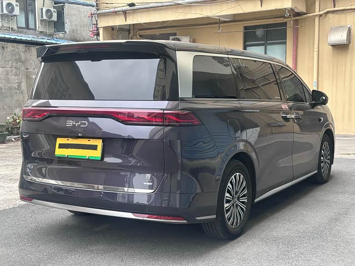 BYD Xia 2025 2025款 DM-i 1.5T 100km 超越型