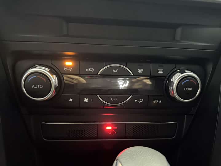 Mazda CX-4 2021 2021款 2.0L 自动两驱蓝天探索版