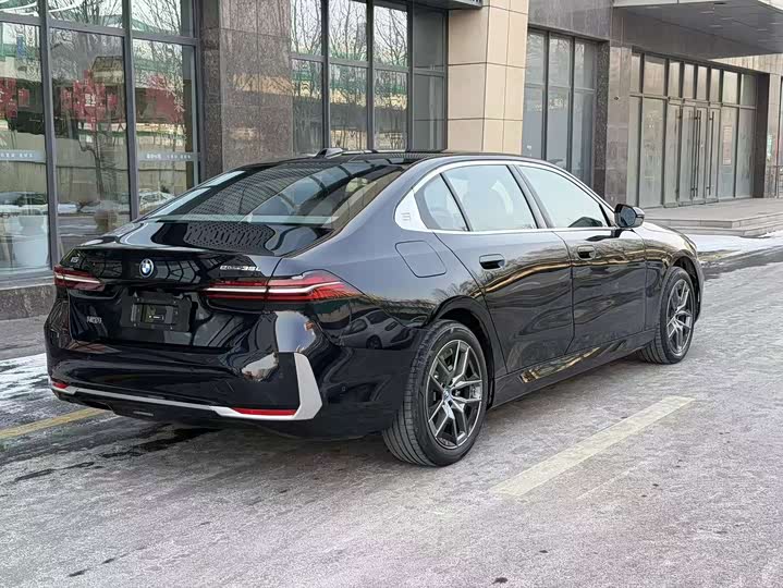 BMW i5 2024 2024款 eDrive 35L 尊享型 豪华套装
