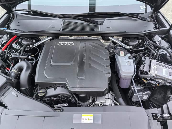 Audi A6L 2025 2025款 40 TFSI 豪华动感型