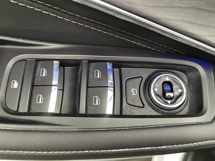 Exeed LX C-DM Hybrid 2022 2022款 1.5TCI-DHT 105KM乘风起版