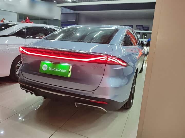 Geely Galaxy L6 2025 2025款 EM-i 140km 星舰版