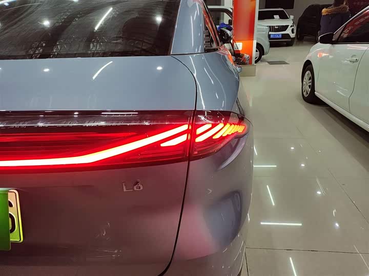 Geely Galaxy L6 2025 2025款 EM-i 140km 星舰版