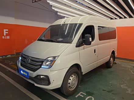 Maxus V80 2023 2023款 2.0T 手动经典傲运通动力版短轴中顶5/6座