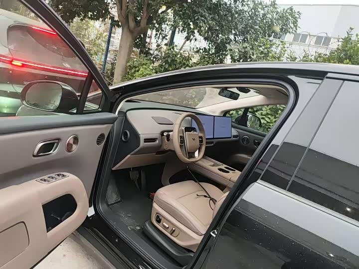 LiXiang i8 2025 2025款 标准版