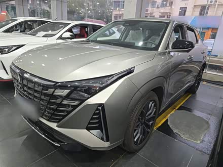 Changan UNI-Z 2025 2025款 1.5T 豪华型