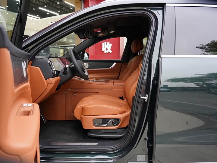 Aito M9 2025 2025款 增程 Max版 52kWh 6座版