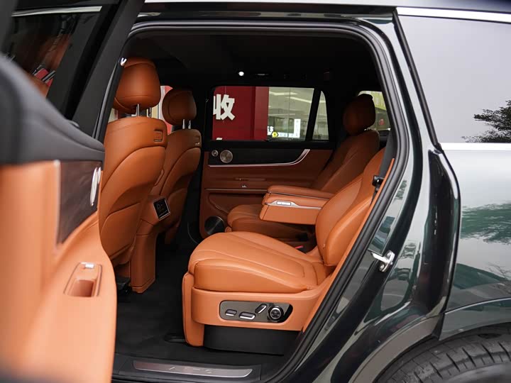 Aito M9 2025 2025款 增程 Max版 52kWh 6座版