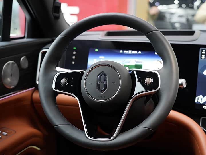 Aito M9 2025 2025款 增程 Max版 52kWh 6座版