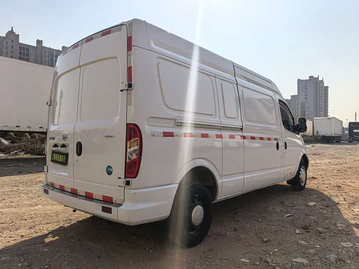 Maxus V80 2024 2024款 超值版城配王 6MT 长轴中顶147Ps 3座