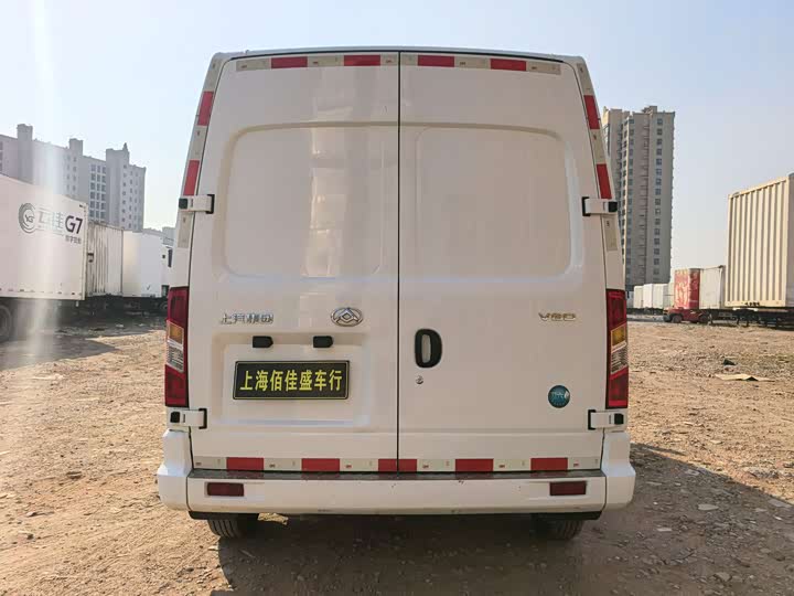 Maxus V80 2024 2024款 超值版城配王 6MT 长轴中顶147Ps 3座