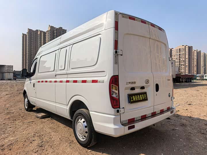 Maxus V80 2024 2024款 超值版城配王 6MT 长轴中顶147Ps 3座