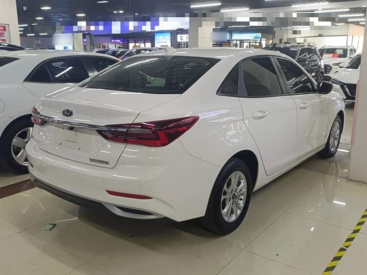 Ford Escort 2021 2021款 1.5L 自动黄金版