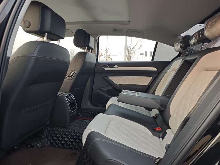 Volkswagen Magotan 2025 2025款 众享款 330TSI DSG豪华型