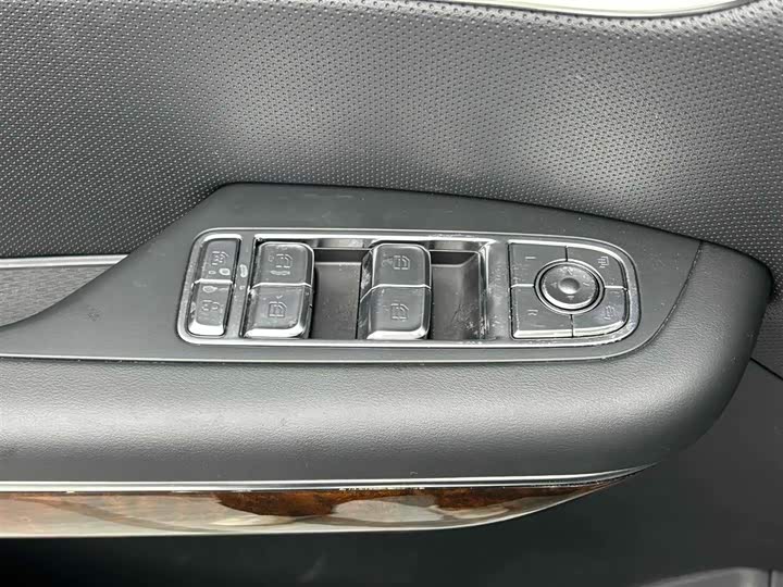 Hongqi HQ9 2023 2023款 2.0T 智联旗享版