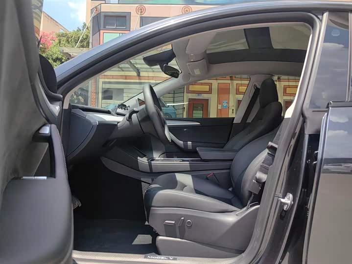 Tesla Model Y 2024 2024款 后轮驱动版