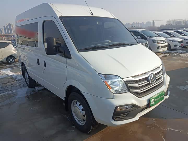 Maxus V80 2025 2025款 超值版傲运通 2.0T 手动短轴中顶127Ps 5/6座