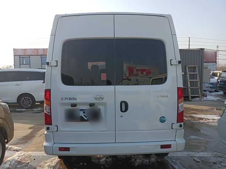 Maxus V80 2025 2025款 超值版傲运通 2.0T 手动短轴中顶127Ps 5/6座