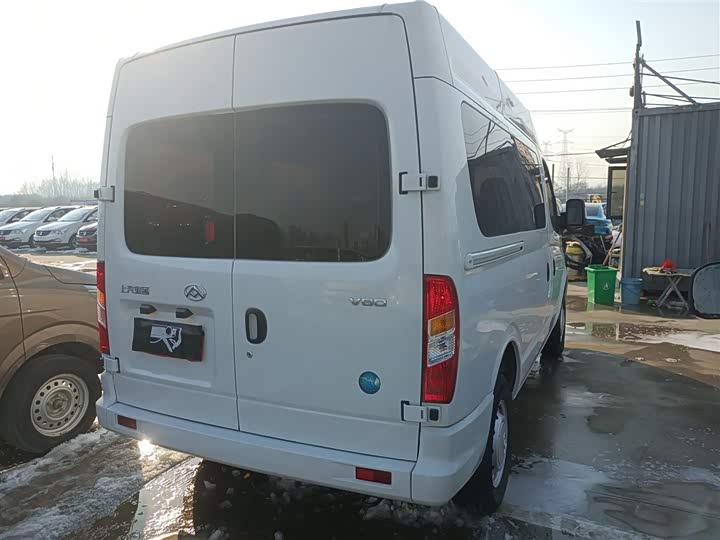 Maxus V80 2025 2025款 超值版傲运通 2.0T 手动短轴中顶127Ps 5/6座