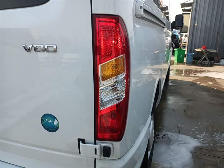 Maxus V80 2025 2025款 超值版傲运通 2.0T 手动短轴中顶127Ps 5/6座