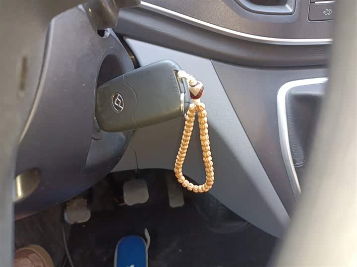 Maxus V80 2025 2025款 超值版傲运通 2.0T 手动短轴中顶127Ps 5/6座